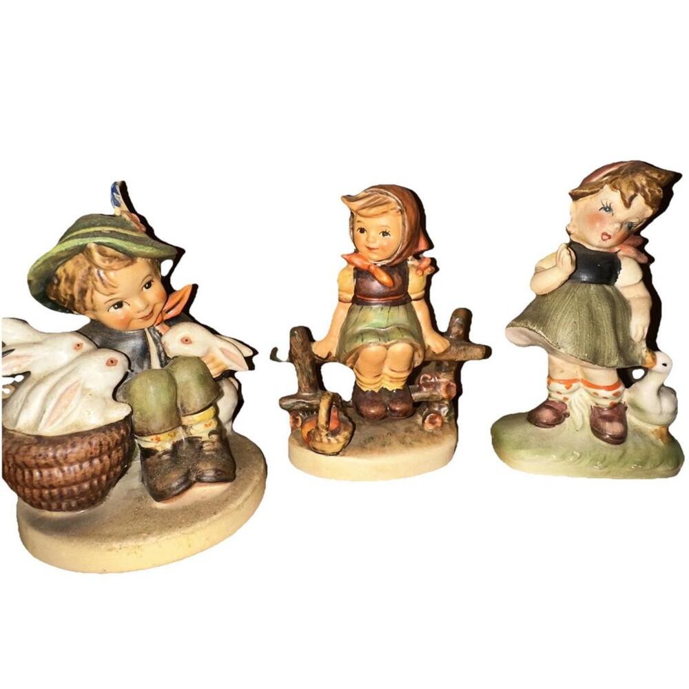 VTG Hummel Figurine lot of 4 Just Resting, Be Patient, playmates Figure